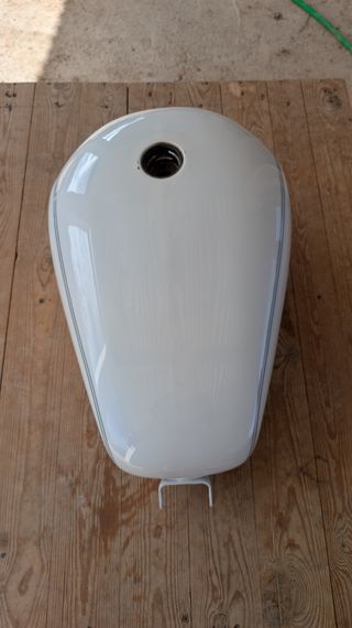 Depósito Harley Davidson XL883C
