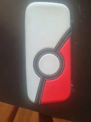 Nintendo Switch + Mando Pro + Funda Pokémon