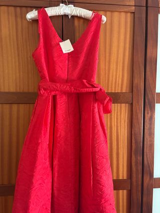 Vestido fiesta con etiqueta de El Corte Inglés 