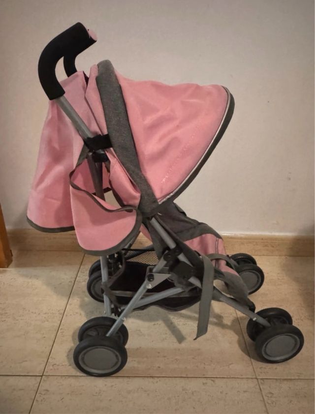 Carro de muñecas rosa