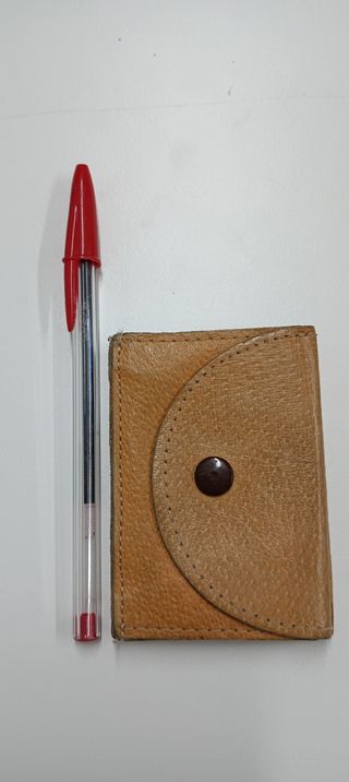 Mini cartera-monedero de cuero
9x6 cm