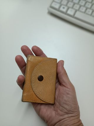 Mini cartera-monedero de cuero
9x6 cm