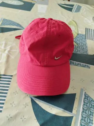 Gorra Nike Roja