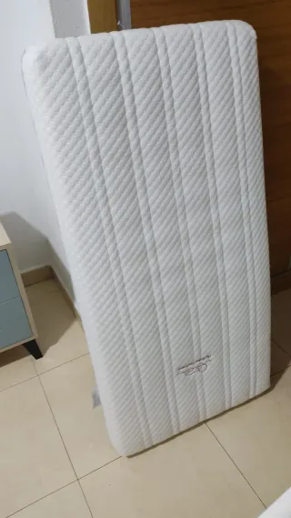 Cuna de bebe buen estado y colchon nuevo