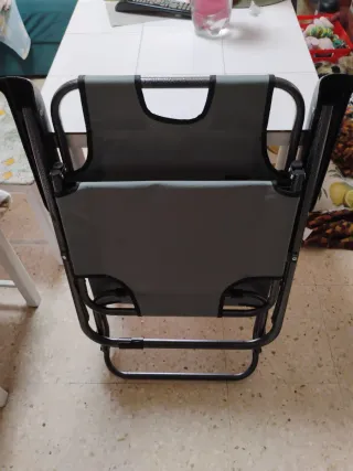 Tumbona plegable gris
