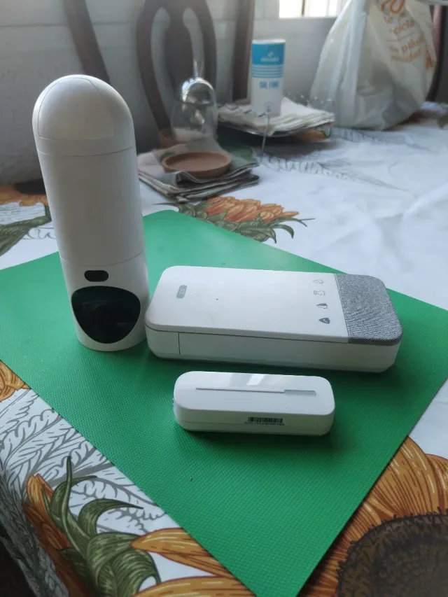 Cámara de seguridad blanca contactar: 613 144 799