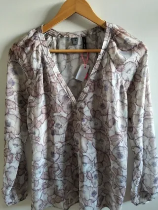 Blusa vaporosa estampada Mango Talla XS