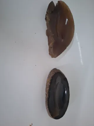 Dúo de ceniceros tallados en piedra mineral