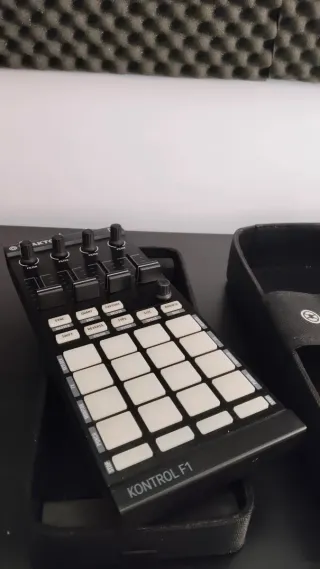 Controlador Traktor Kontrol F1