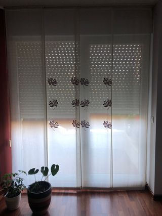 Tende a pannello giapponesi con fiori viola