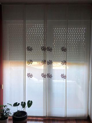 Tende a pannello giapponesi con fiori viola