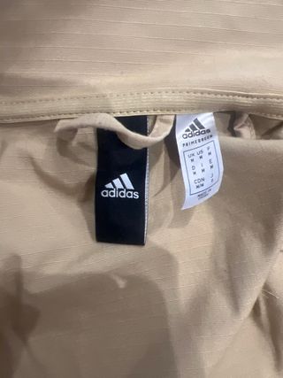 Chaqueta cortavientos Adidas beige