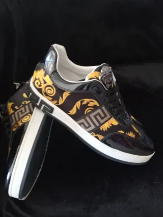 Zapatillas Versace Negro y Dorado