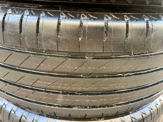 Neumáticos Bridgestone 235/60/18 103H