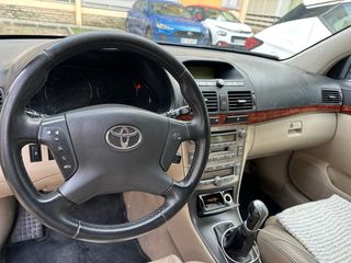 Toyota Avensis 2004