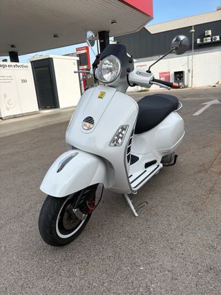 Moto Vespa GTS 125 Blanca