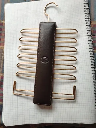 Colgador de corbatas Luzan marrón