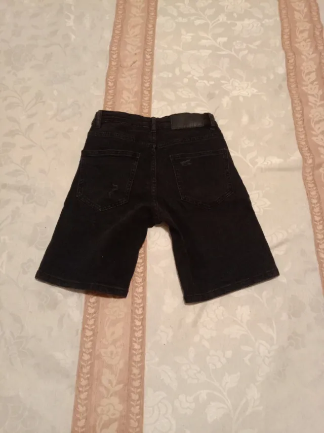 Pantalón corto negro