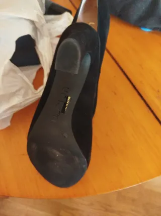 Zapatos de salón negros tacón