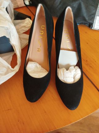 Zapatos de salón negros tacón