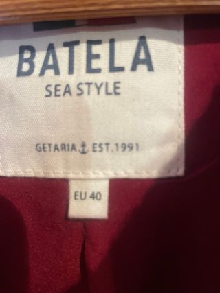 Parka color burdeos con Capucha