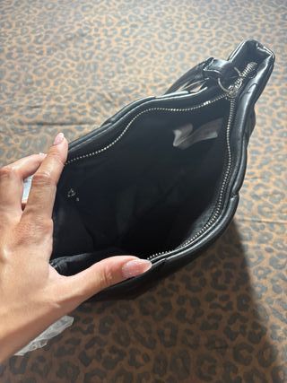  Clutch Acolchado Negro Stradivarius