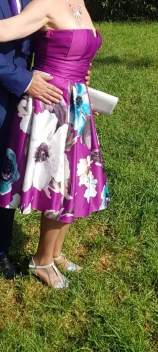 Vestido de fiesta morado floral