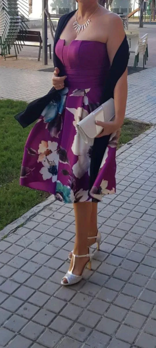 Vestido de fiesta morado floral