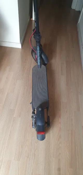 Patinete Xiaomi Scooter 4 casi sin uso