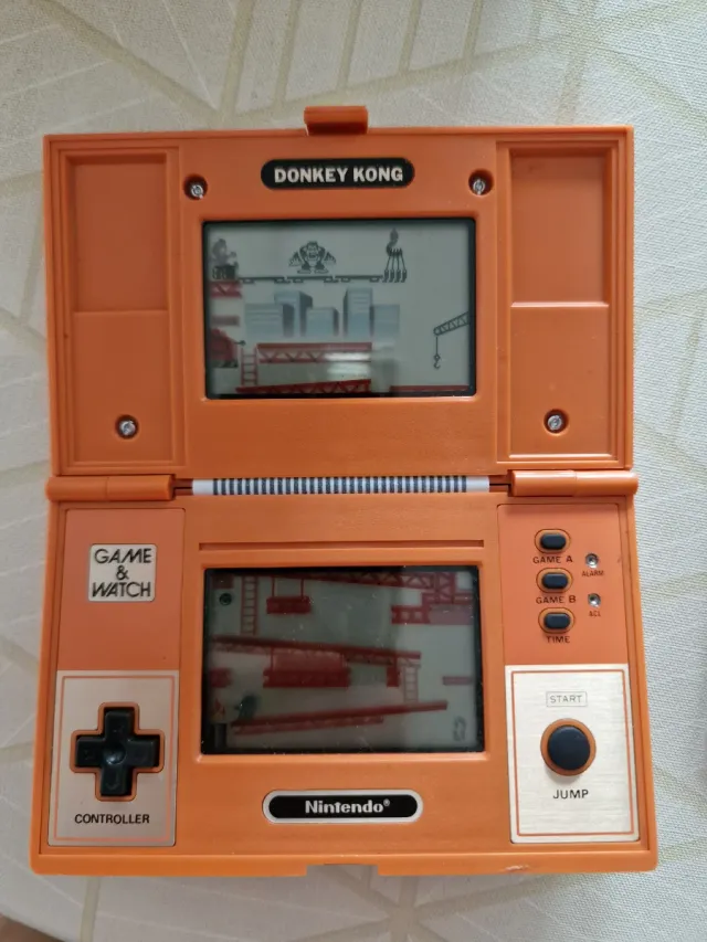 Consola Game&Watch Donkey Kong años 80.