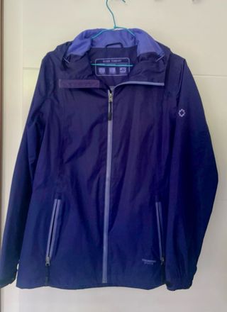 chubasquero deportivo con capucha 