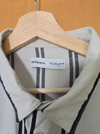 Camisa Bershka Rayas Gris y Negra – Talla L