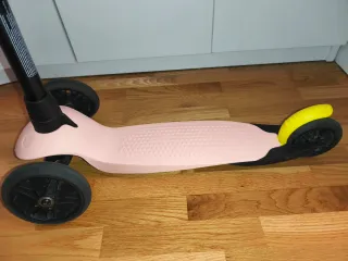 Patinete infantil 3 ruedas.
