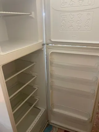 Nevera y congelador Indesit