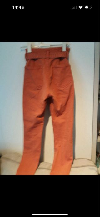 Pantalón Bershka Talla 36 Naranja