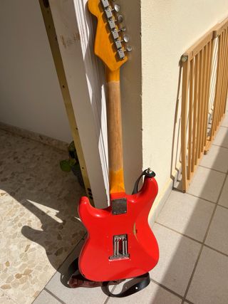 Stratocaster Fiesta Red over 3t sunburst Nitro
