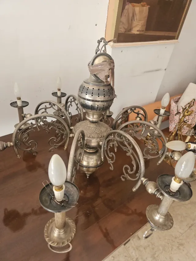 Lámpara de araña antigua plateada