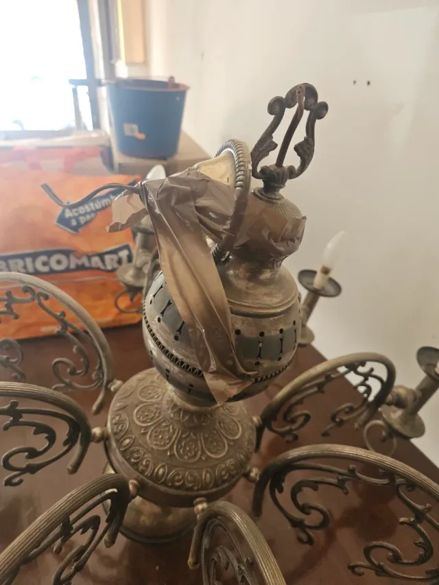 Lámpara de araña antigua plateada