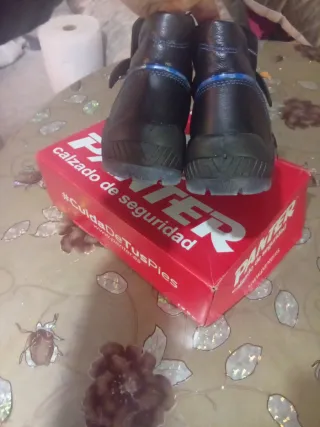 Botas de seguridad negra  talla 42