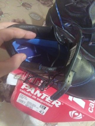 Botas de seguridad negra  talla 42