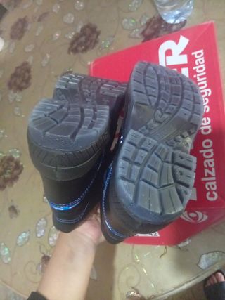Botas de seguridad negra  talla 42