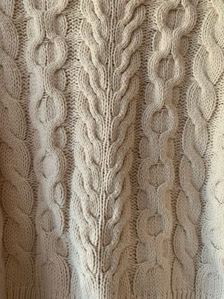 Jersey trenzado beige Pull&Bear talla S