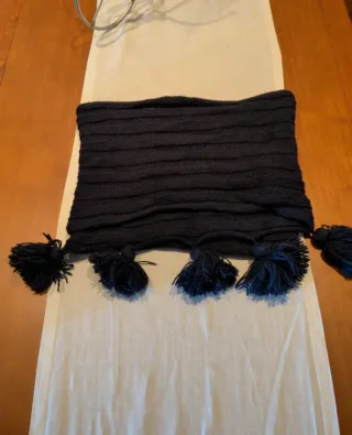 Bufanda tejida con flecos