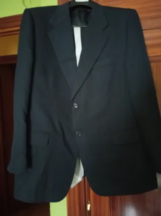Traje azul marino