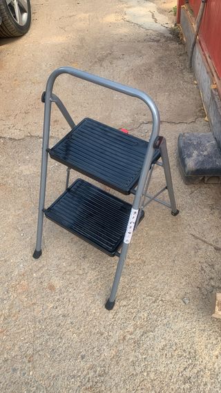Escalera plegable 2 peldaños