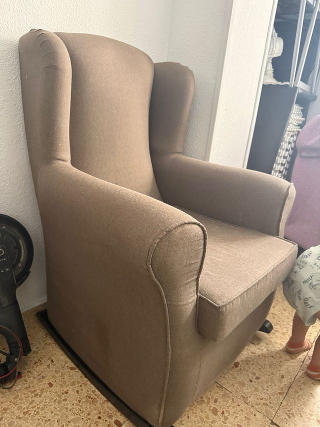 Sillón de lactancia cómodo y elegante