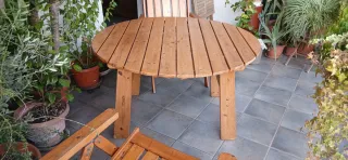 Tavolo rotondo in legno con 2 sedie con prolunga