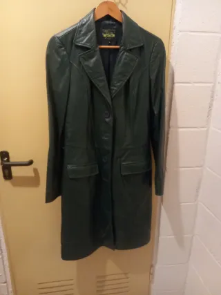 Abrigo de piel verde