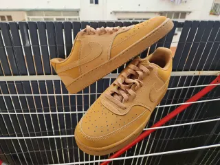 Zapatillas NUEVAS Nike Beige/Marrón 
