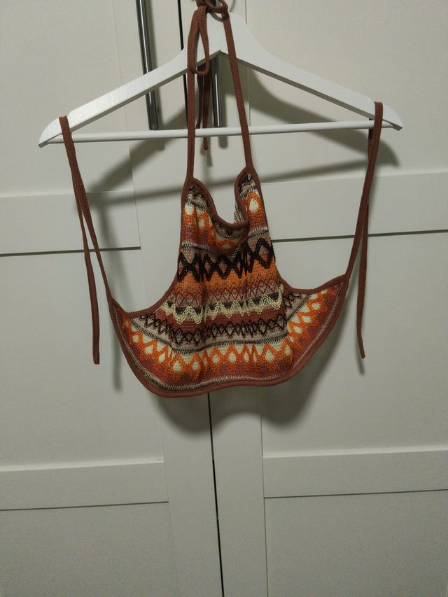 Vestido gris con tirantes y top